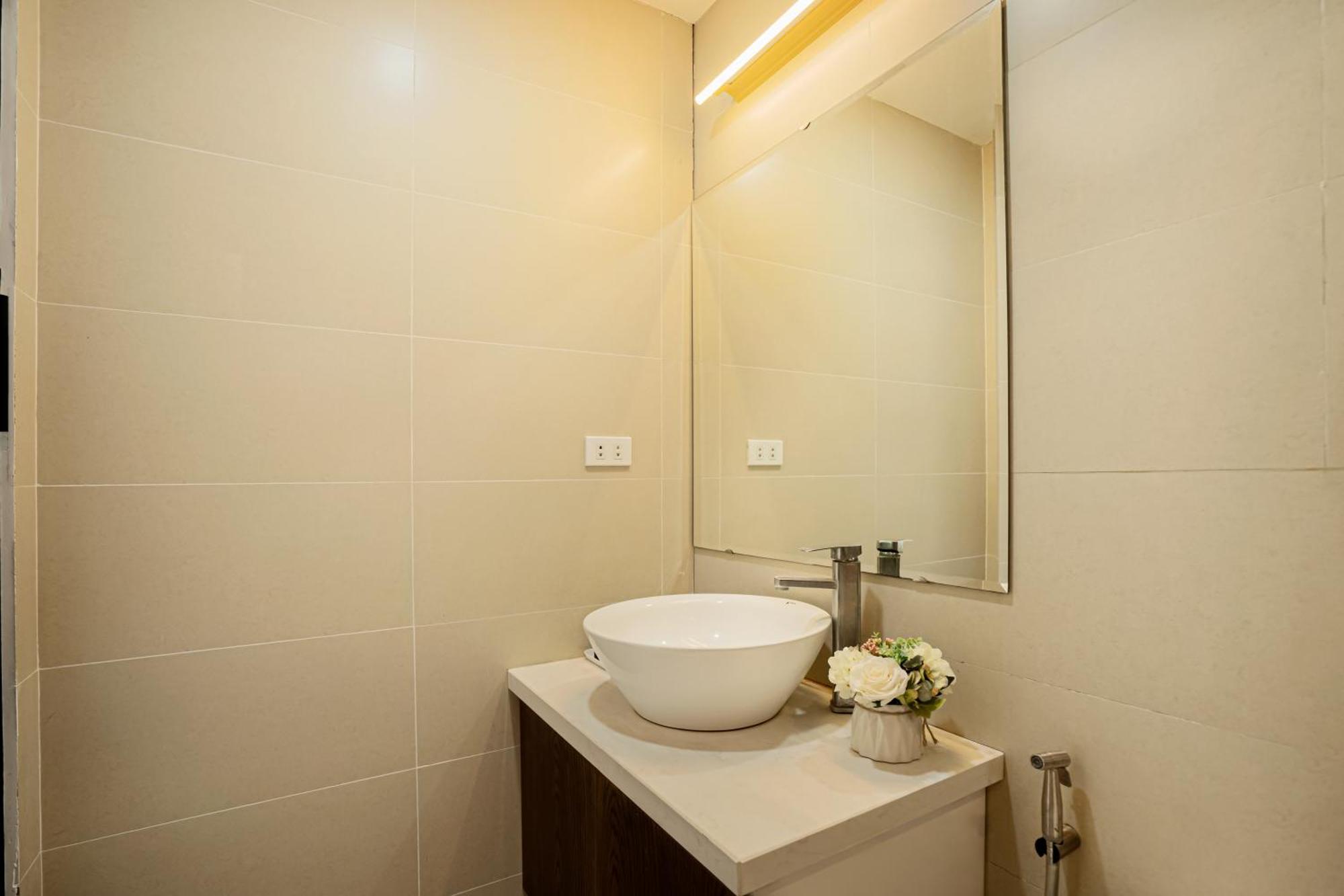 22Housing Hotel & Residence 60 Linh Lang Hanoi Exterior photo